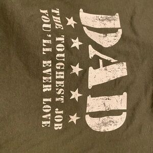 Green 'DAD' Graphic T-Shirt